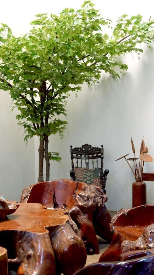 Cempaka Mas Hotel Jombang Экстерьер фото