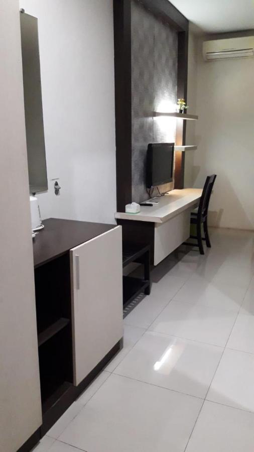 Cempaka Mas Hotel Jombang Экстерьер фото