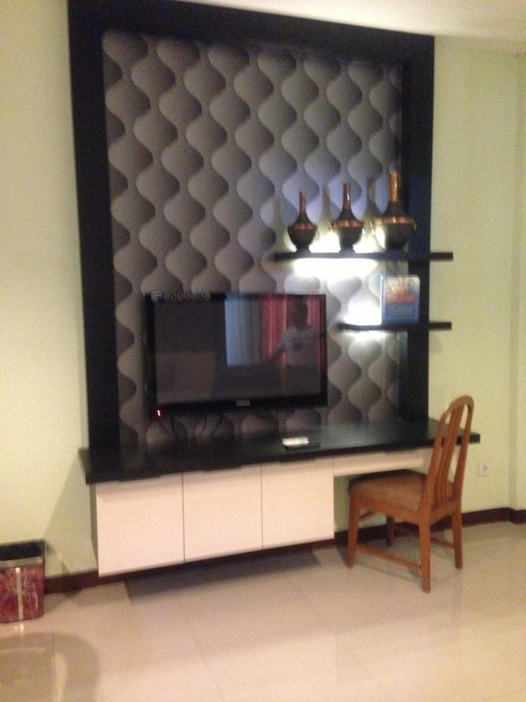 Cempaka Mas Hotel Jombang Экстерьер фото